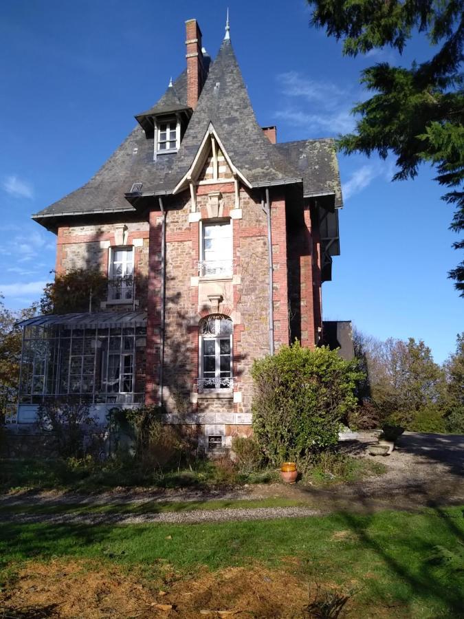 Le Manoir Des Rochers Bouere Dış mekan fotoğraf