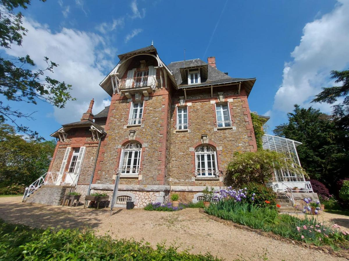 Le Manoir Des Rochers Bouere Dış mekan fotoğraf