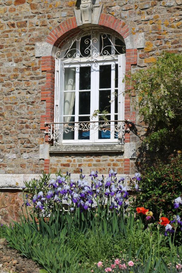 Le Manoir Des Rochers Bouere Dış mekan fotoğraf